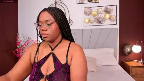 makena online show from March 7, 3:39 am