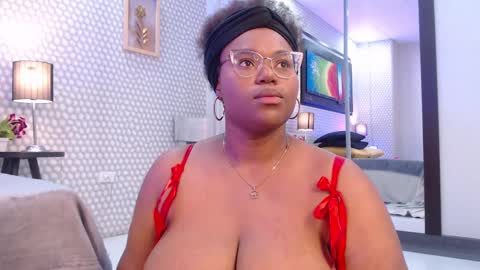 Snapshot of makena_gh chatting on February 27, 6:57 am makena online show from February 27, 6:57 am