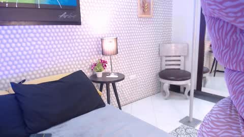 Snapshot of makena_gh chatting on February 25, 3:31 am makena online show from February 25, 3:31 am