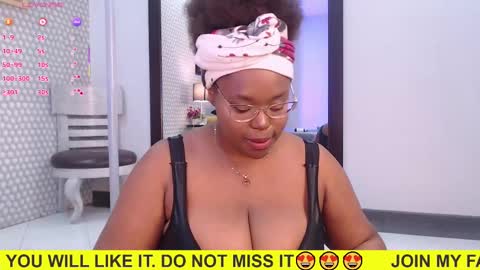 Snapshot of makena_gh chatting on February 26, 9:55 am makena online show from February 26, 9:55 am
