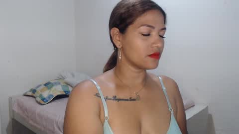 Snapshot of makennaa_1 chatting on December 22, 9:55 am MAKENNAA online show from December 22, 9:55 am