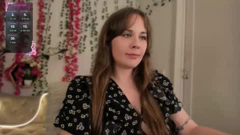 Snapshot of makima_lee chatting on October 8, 8:59 pm Makima online show from October 8, 8:59 pm