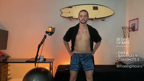 Mack  Makingmoans Twitter online show from February 4, 5:06 pm