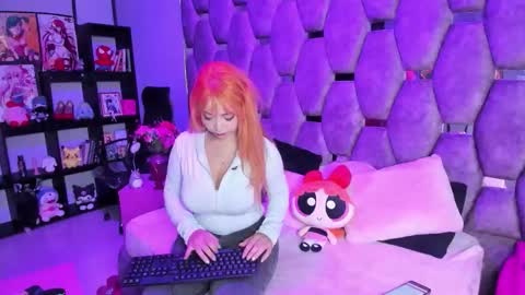 maky_coss online show from April 7, 1:35 pm