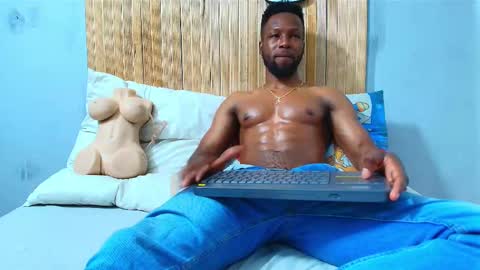 Snapshot of malcompierce chatting on September 24, 4:08 am Malcom online show from September 24, 4:08 am