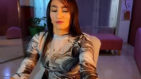 Snapshot of malen_fitnessmilf chatting on October 17, 12:31 pm malen_fitnessmilf online show from October 17, 12:31 pm