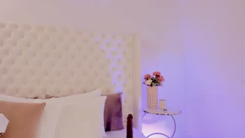 Snapshot of malena_angel_ chatting on February 6, 10:32 pm Malena Angel online show from February 6, 10:32 pm