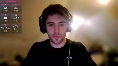 malewhite22 online show from January 17, 1:48 am