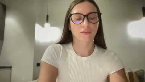Snapshot of malina568708 chatting on December 17, 5:04 pm malina568708 online show from December 17, 5:04 pm