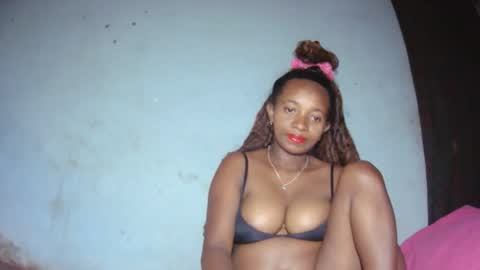 malinah01 online show from September 25, 10:00 am