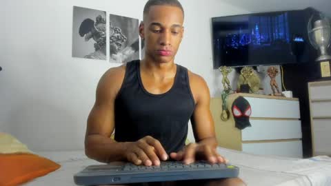 malkongarcia online show from April 5, 1:02 am