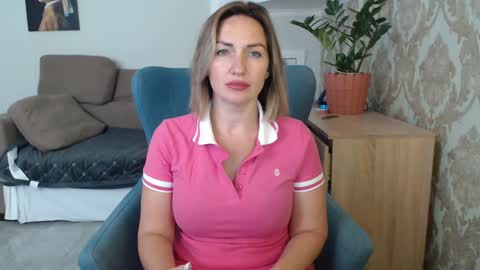 Snapshot of mallinia chatting on September 28, 12:47 pm mallinia online show from September 28, 12:47 pm
