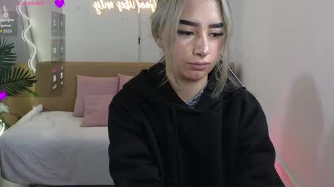 Malory  online show from November 11, 11:34 am