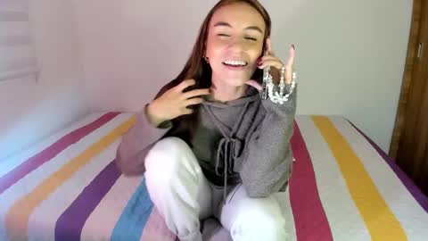 instagram  nueela   online show from March 25, 10:16 pm