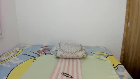 instagram  nueela   online show from February 16, 11:14 pm