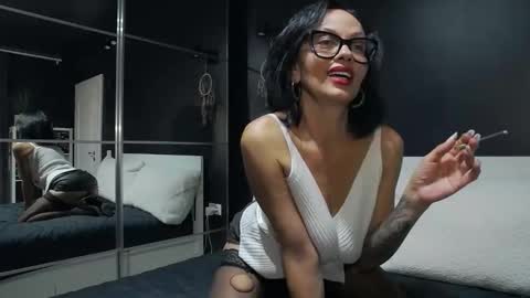 Snapshot of mamasitasexy79 chatting on October 16, 9:24 pm ioana love online show from October 16, 9:24 pm