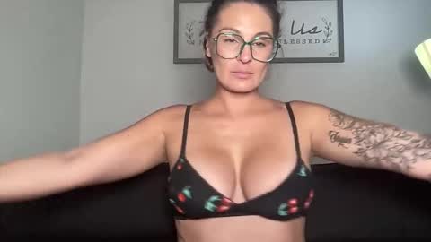 Mandy online show from November 6, 2:25 am