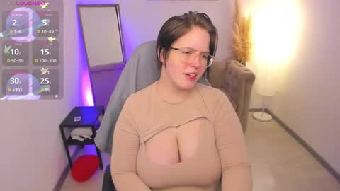 manic_pixie_ online show from March 21, 4:00 pm