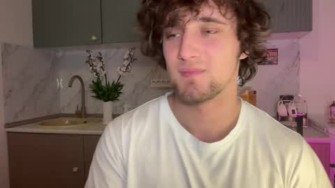 manolein online show from November 1, 3:33 pm