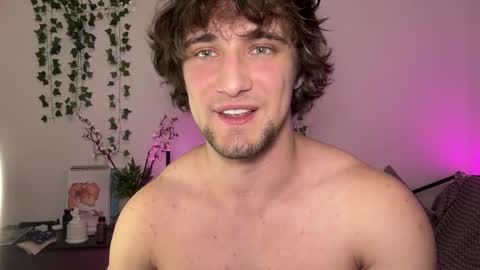 Snapshot of manolein chatting on October 8, 12:07 am manolein online show from October 8, 12:07 am