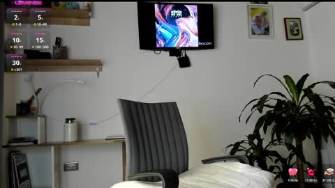 manucute 23  online show from March 18, 3:29 pm