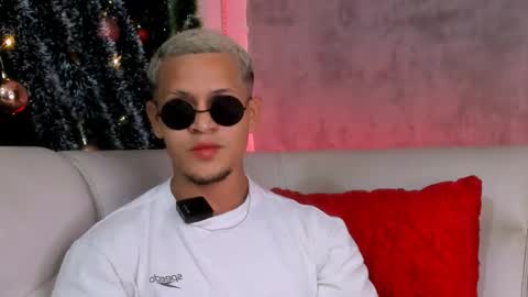 Manuel online show from December 5, 2:33 am