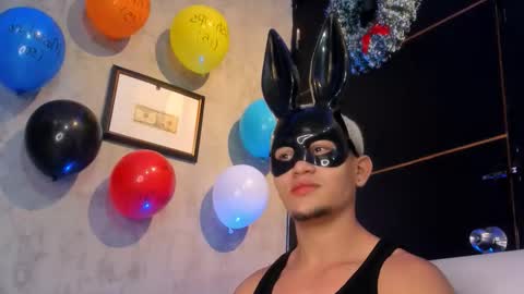 Manuel online show from November 19, 2:44 am