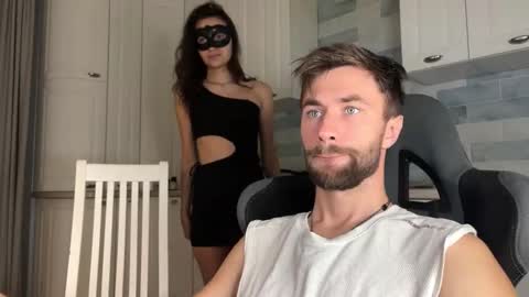 Manussa and Edward online show from October 28, 2:45 am