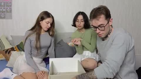 MARY PVT IS OPEN online show from November 6, 1:14 pm