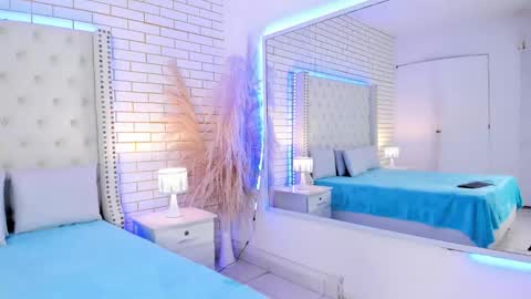 mara_winters_ online show from February 20, 12:51 pm