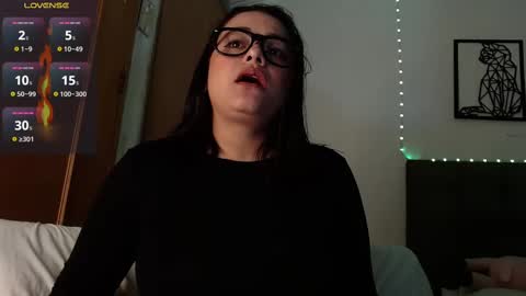 Snapshot of maraa_lee chatting on February 26, 7:53 pm maraa_lee online show from February 26, 7:53 pm