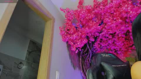 Mara Hanson online show from January 7, 6:57 pm