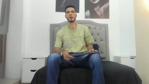 Marc Ruffalo online show from February 25, 7:06 pm