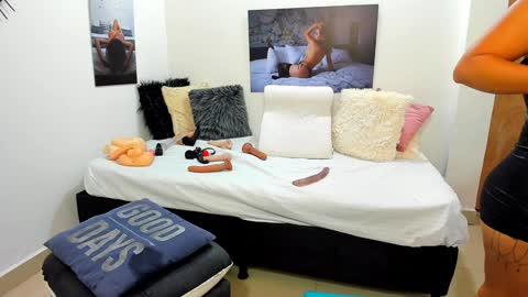 marcela online show from December 7, 1:24 pm