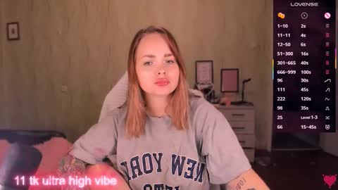 Snapshot of marcelinepeach chatting on October 2, 11:25 pm Sara online show from October 2, 11:25 pm