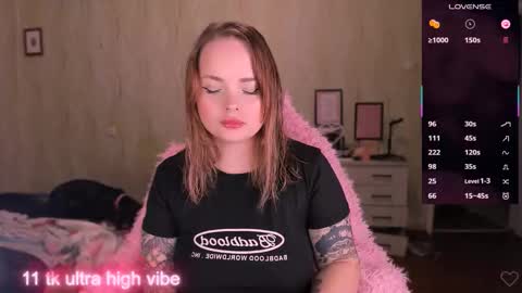 Snapshot of marcelinepeach chatting on October 5, 3:08 pm Sara online show from October 5, 3:08 pm