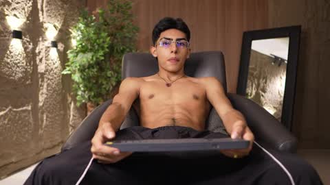 Marco and Ethan online show from April 3, 10:06 pm