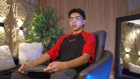 Snapshot of marcoyethan chatting on October 20, 3:55 am Marco and Ethan online show from October 20, 3:55 am