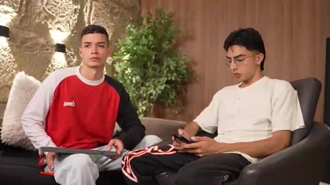 Snapshot of marcoyethan chatting on October 2, 4:44 am Marco and Ethan online show from October 2, 4:44 am