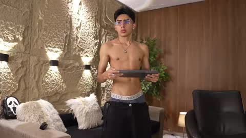 Snapshot of marcoyethan chatting on September 22, 9:46 am Marco and Ethan online show from September 22, 9:46 am