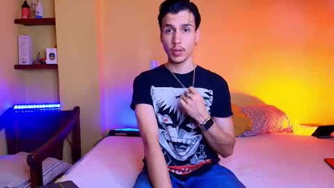 Snapshot of marcus_hanks chatting on September 18, 5:33 am Marcus Hanks online show from September 18, 5:33 am
