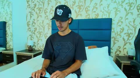 Snapshot of marcus_jeron chatting on October 7, 12:06 am marcus_jeron online show from October 7, 12:06 am