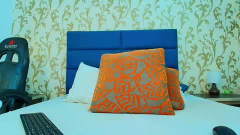 Snapshot of marcus_jeron chatting on October 17, 11:31 pm marcus_jeron online show from October 17, 11:31 pm