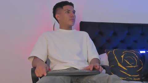 marcus_moreno online show from March 1, 11:31 pm