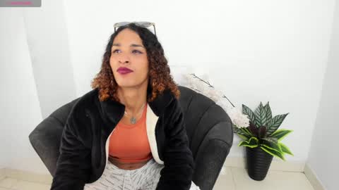 Snapshot of marfilastrom chatting on February 5, 7:50 am marfilastrom online show from February 5, 7:50 am
