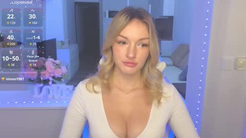 Snapshot of margaretsweet1 chatting on September 10, 12:33 am Margaret online show from September 10, 12:33 am