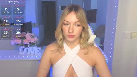Snapshot of margaretsweet1 chatting on September 12, 12:34 am Margaret online show from September 12, 12:34 am