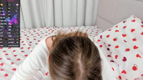 Mia online show from April 14, 7:17 pm