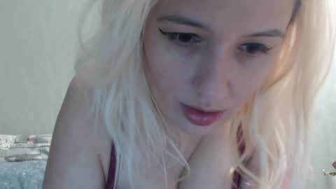 Snapshot of margo_shine chatting on December 18, 5:00 pm margo_shine online show from December 18, 5:00 pm