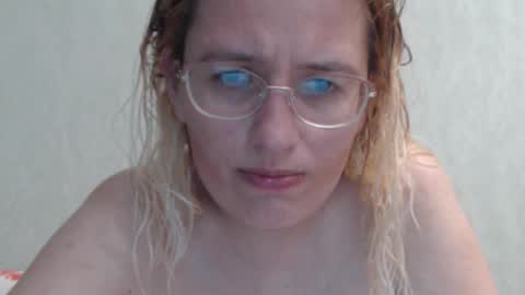 Snapshot of margo_shine chatting on September 18, 12:42 pm margo_shine online show from September 18, 12:42 pm